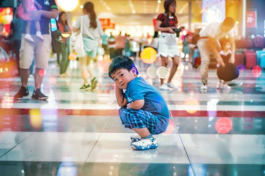 Child in shopping mall