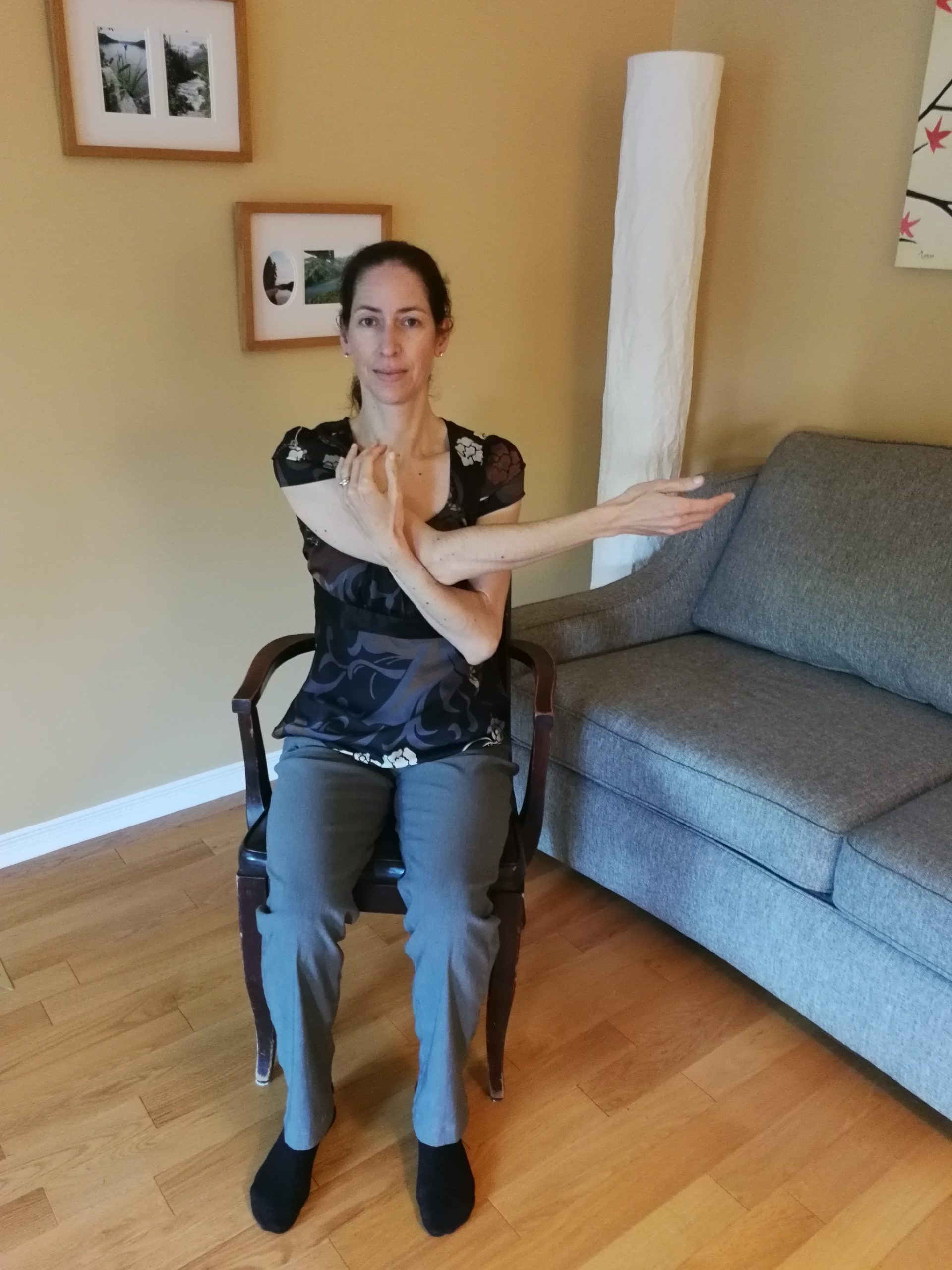 Seated shoulder stretch