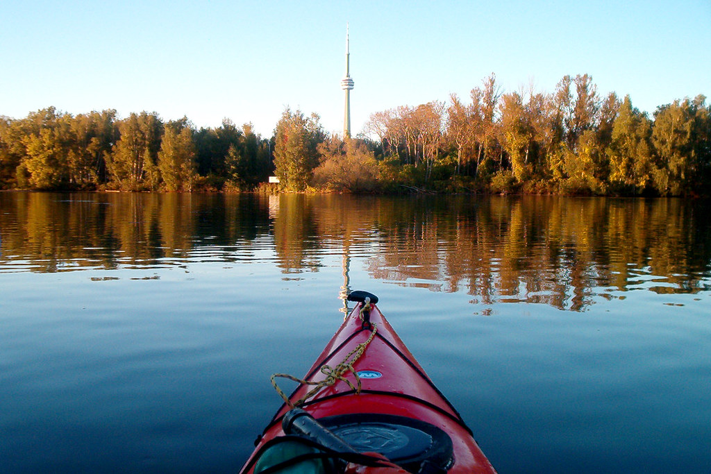 "Toronto Islands" by John Vetterli is licensed under CC BY-SA 2.0. To view a copy of this license, visit https://creativecommons.org/licenses/by-sa/2.0/?ref=openverse.